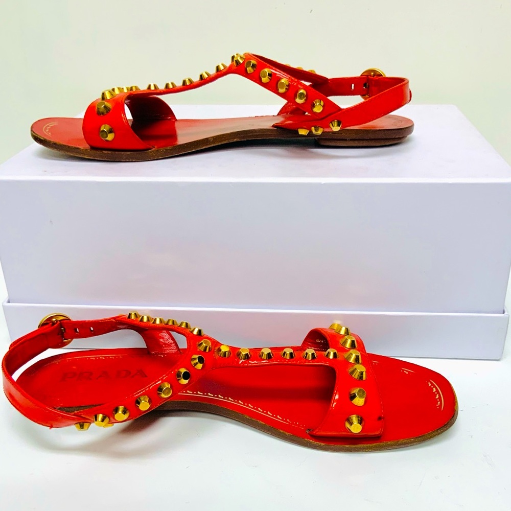 Prada red leather gold studded flat sandals 37.5 - Picture 5 of 9